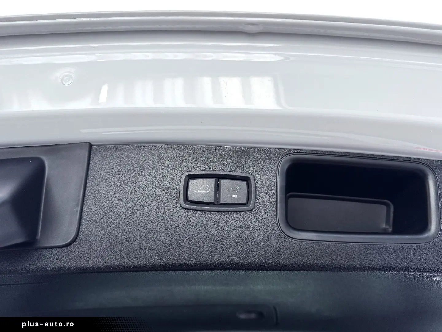 PORSCHE Macan 2.0 AWD Autom Navi LED KAM Leder Bicolor