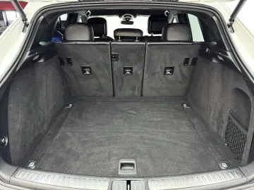 PORSCHE Macan 2.0 AWD Autom Navi LED KAM Leder Bicolor