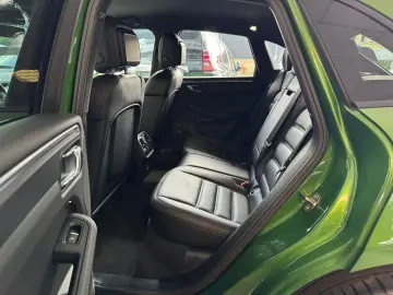 PORSCHE Macan Sport-Design-Paket 18-Wege Bose LED R20