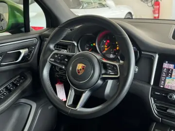 PORSCHE Macan Sport-Design-Paket 18-Wege Bose LED R20