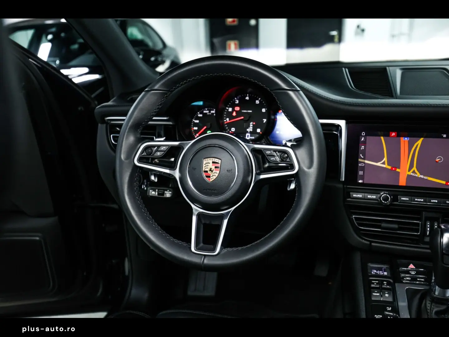 PORSCHE Macan II 2.0 PDK NIGHT BLUE 1 HAND 18W PASM ACC