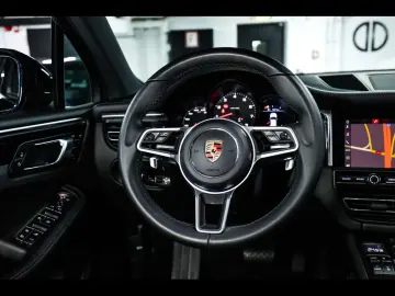 PORSCHE Macan II 2.0 PDK NIGHT BLUE 1 HAND 18W PASM ACC