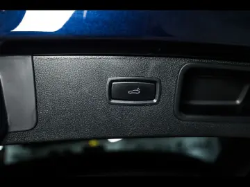 PORSCHE Macan II 2.0 PDK NIGHT BLUE 1 HAND 18W PASM ACC