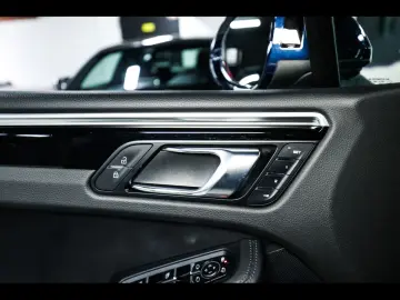 PORSCHE Macan II 2.0 PDK NIGHT BLUE 1 HAND 18W PASM ACC