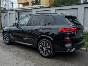 BMW X5 M50