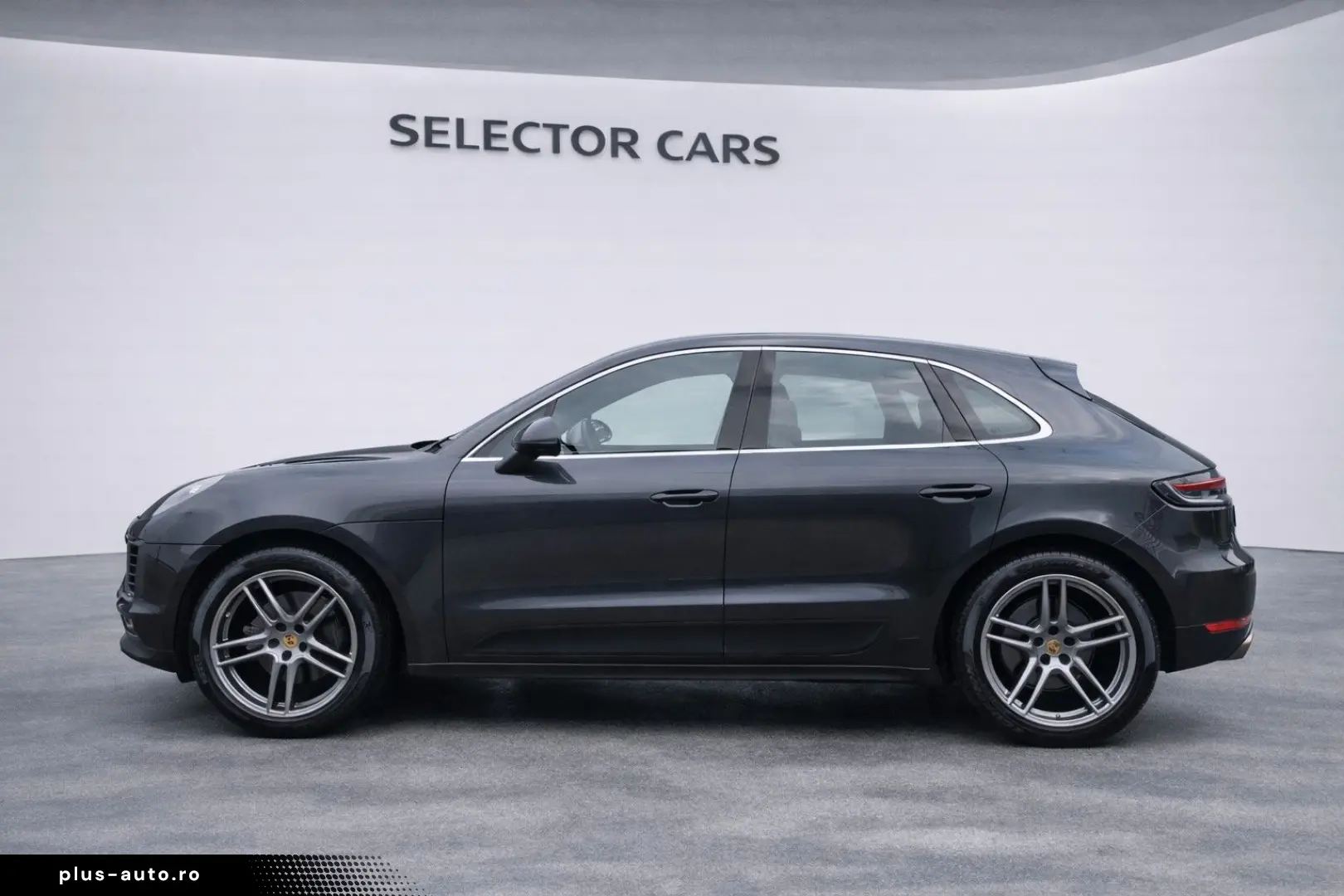 PORSCHE Macan S Approved 10 26 Pano AHK SHZ 8Fach MY2020