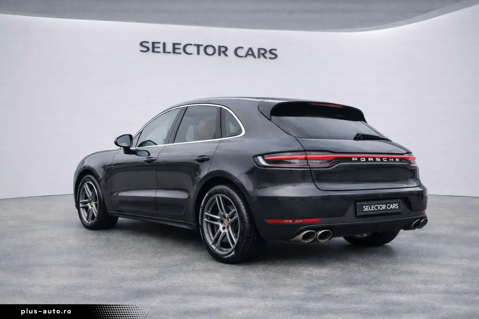 PORSCHE Macan S Approved 10 26 Pano AHK SHZ 8Fach MY2020