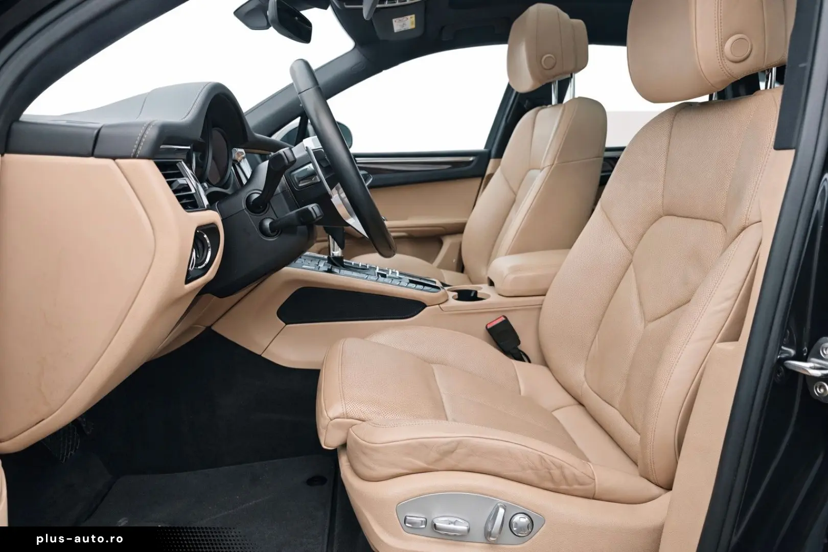 PORSCHE Macan S Approved 10 26 Pano AHK SHZ 8Fach MY2020