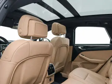 PORSCHE Macan S Approved 10 26 Pano AHK SHZ 8Fach MY2020