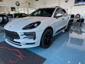 PORSCHE Porsche Macan