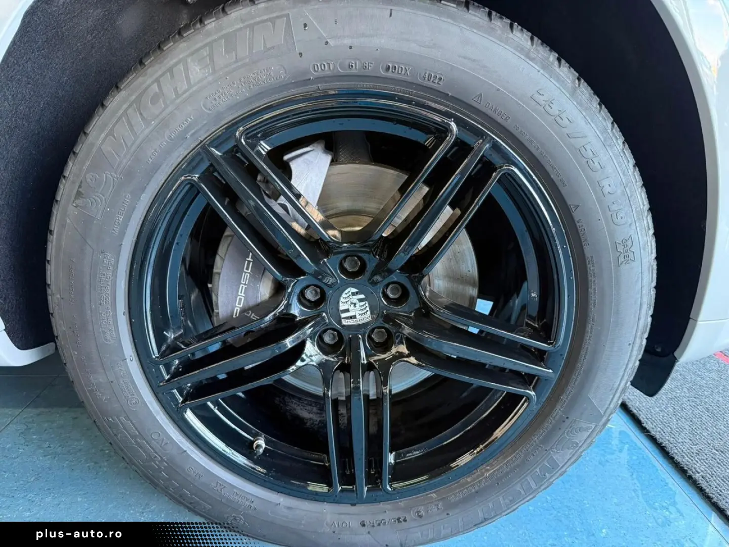 PORSCHE Porsche Macan