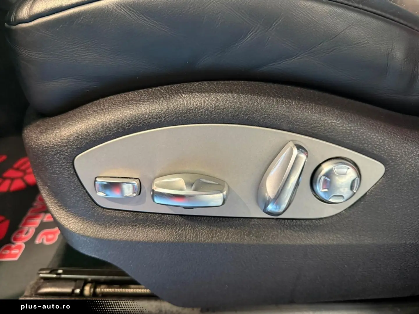 PORSCHE Porsche Macan