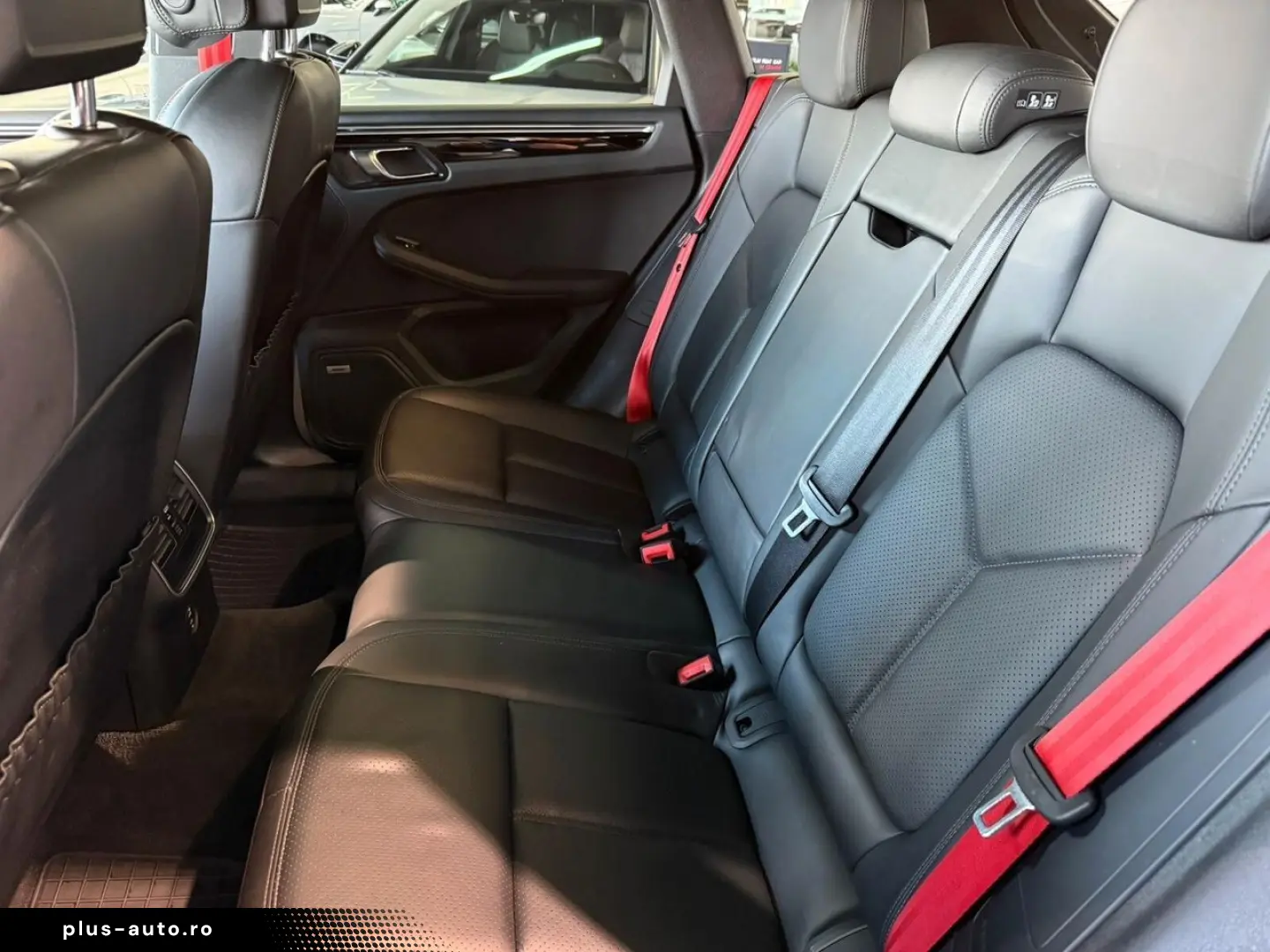 PORSCHE Porsche Macan