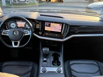 VW Touareg 3.0 TDI DSG V6 4Motion CarPlay LED AHK