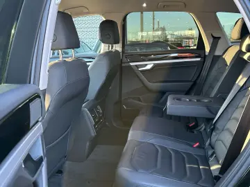 VW Touareg 3.0 TDI DSG V6 4Motion CarPlay LED AHK