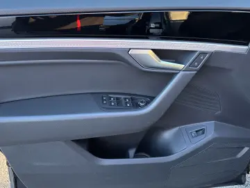 VW Touareg 3.0 TDI DSG V6 4Motion CarPlay LED AHK