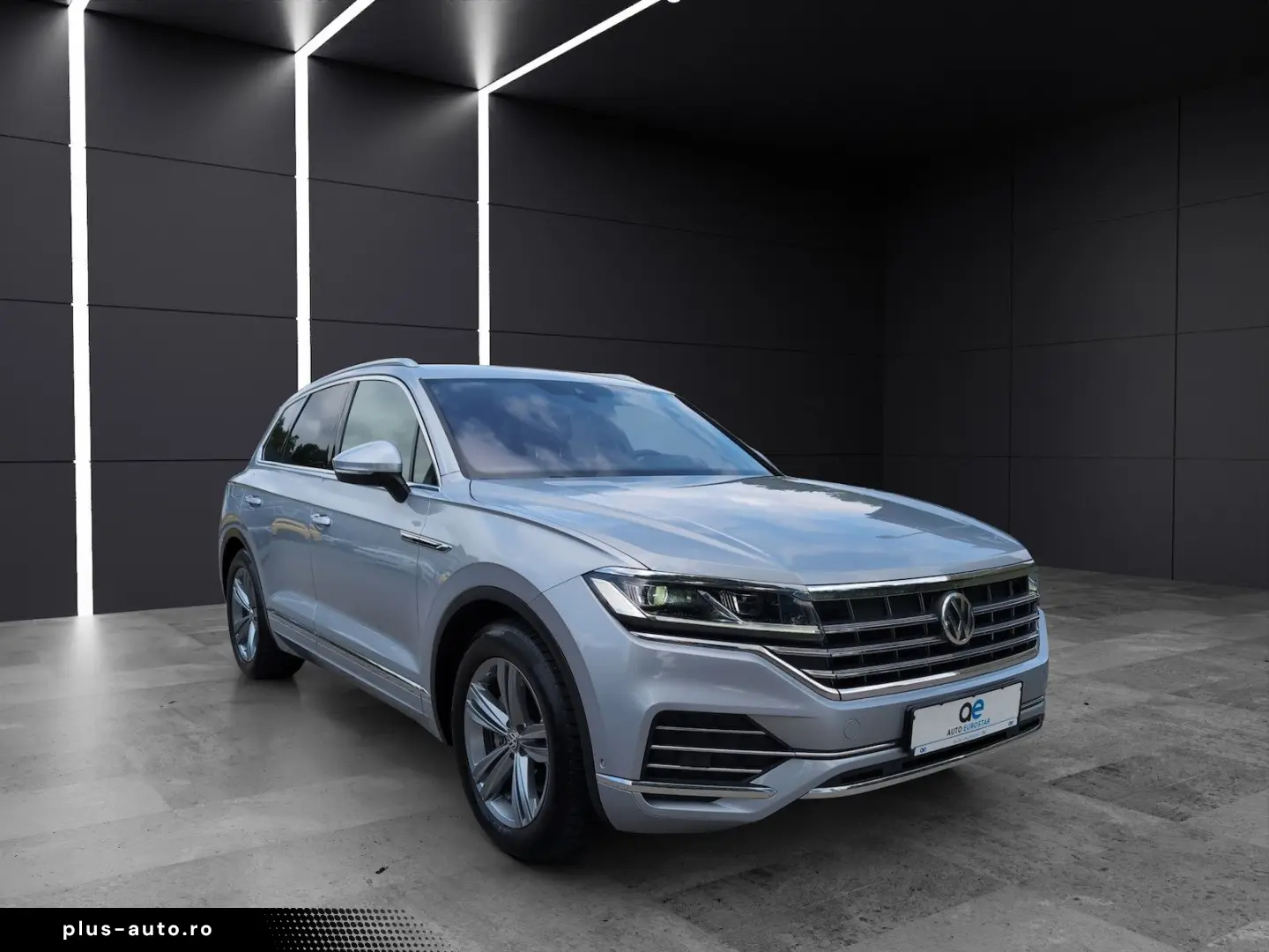 VW Touareg Atmosphere 4M LED HUD StHz eAHK ACC Luft