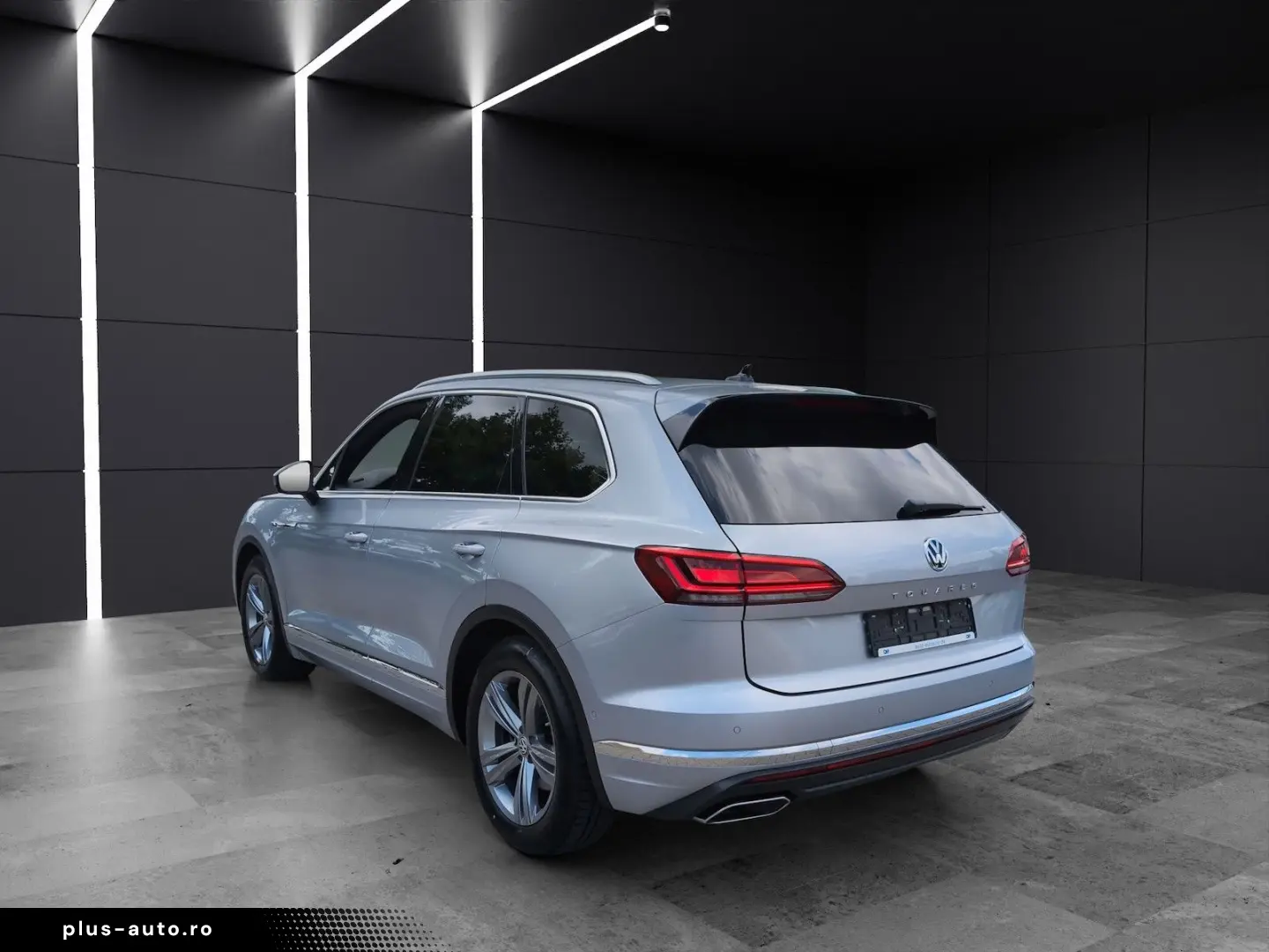 VW Touareg Atmosphere 4M LED HUD StHz eAHK ACC Luft