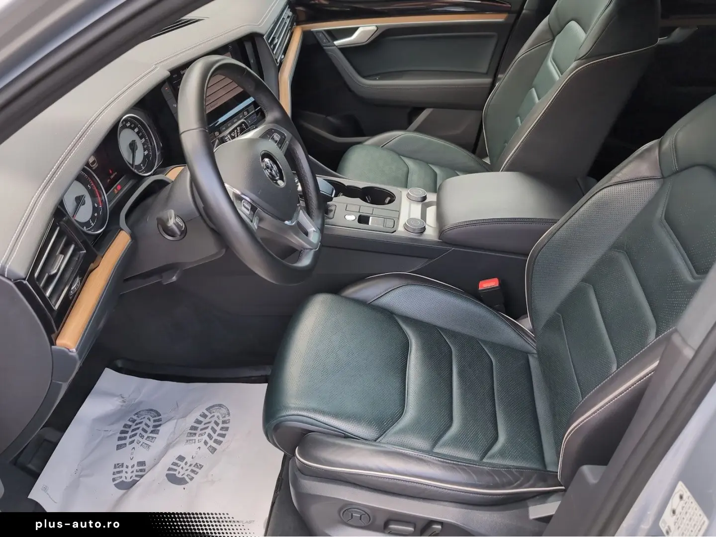 VW Touareg Atmosphere 4M LED HUD StHz eAHK ACC Luft