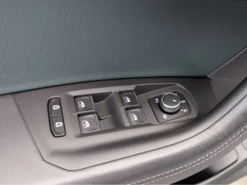 VW Touareg Atmosphere 4M LED HUD StHz eAHK ACC Luft