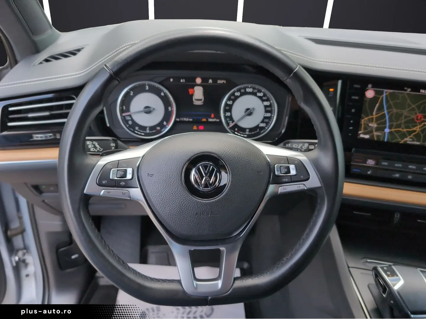 VW Touareg Atmosphere 4M LED HUD StHz eAHK ACC Luft