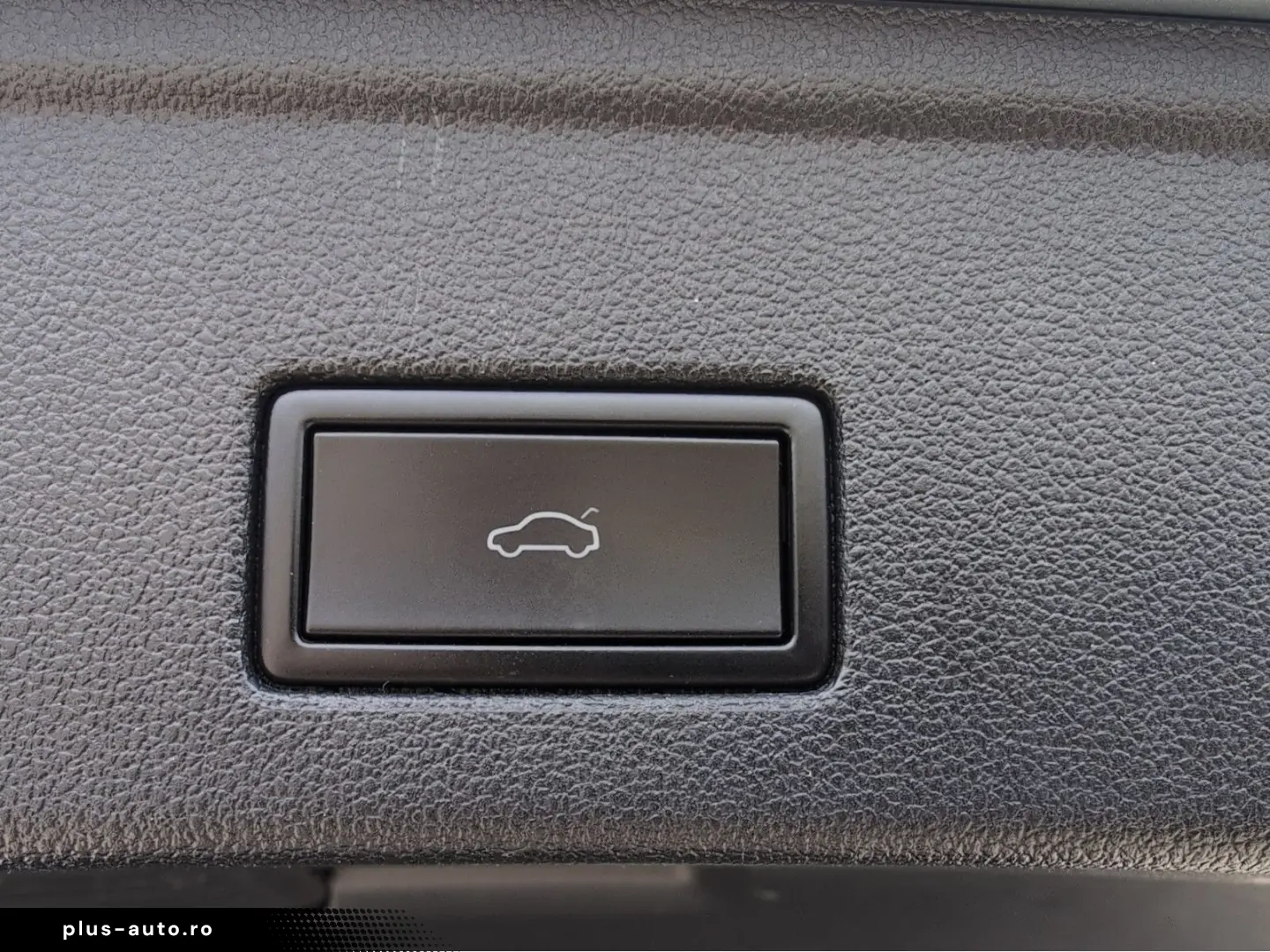 VW Touareg Atmosphere 4M LED HUD StHz eAHK ACC Luft