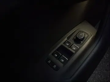 VW Touareg 3.0 V6 TDI Atmosphere 20 LEDER LUFT AHK