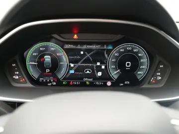 AUDI Q3 Sportback e S line NAVI VIRT SHZ CARPLAY LED