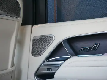 LAND ROVER RR V8 4.4 P530 Autobiography