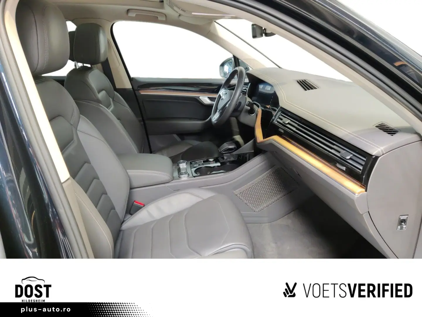 VW Touareg 3.0 V6 TDI Atmosphere AHK PANO SHZ STHZG