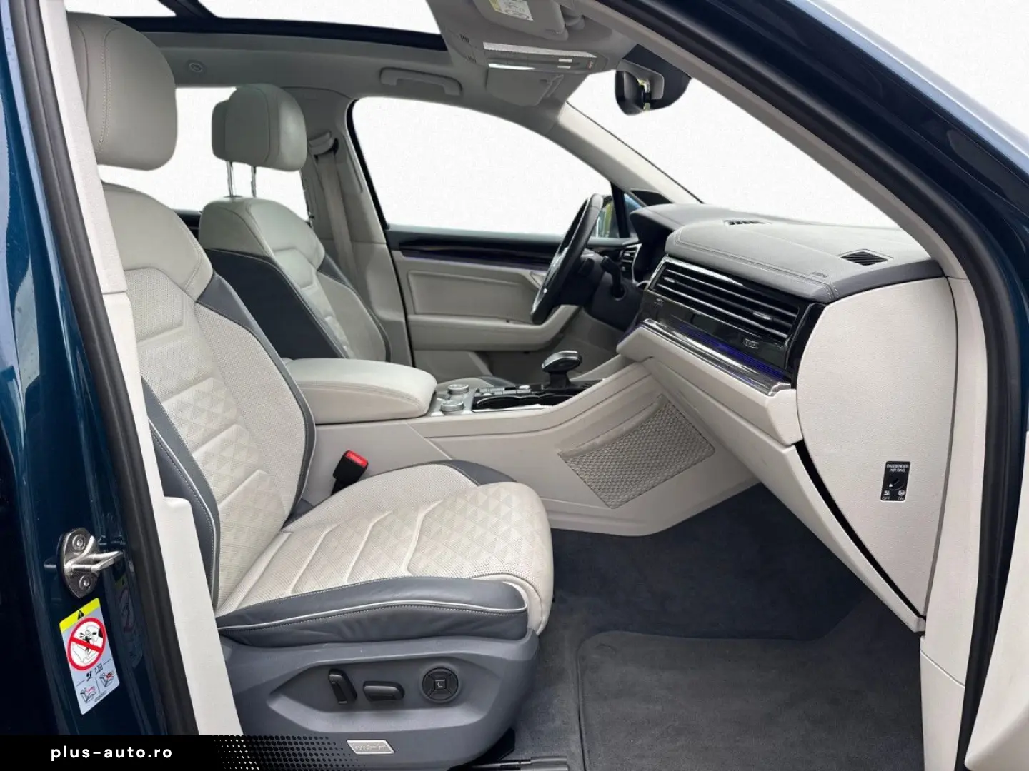 VW Touareg 3.0 V6 TSI 4M Elegance AHK Pano 360