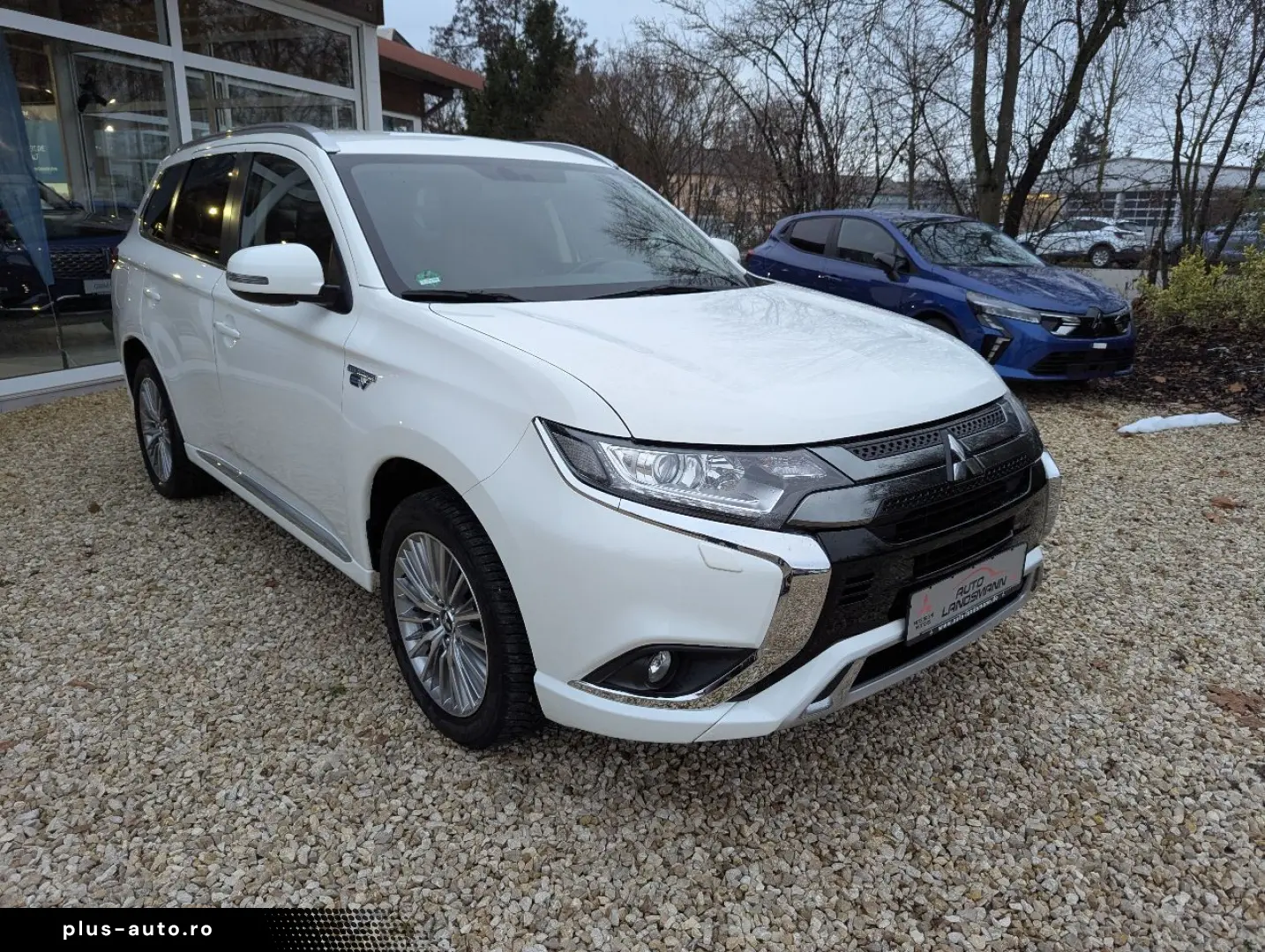 MITSUBISHI Outlander PHEV BASIS mit Spirit-Paket 2.4 4WD