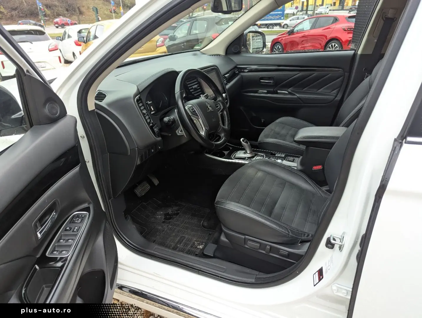 MITSUBISHI Outlander PHEV BASIS mit Spirit-Paket 2.4 4WD