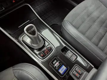 MITSUBISHI Outlander PHEV BASIS mit Spirit-Paket 2.4 4WD