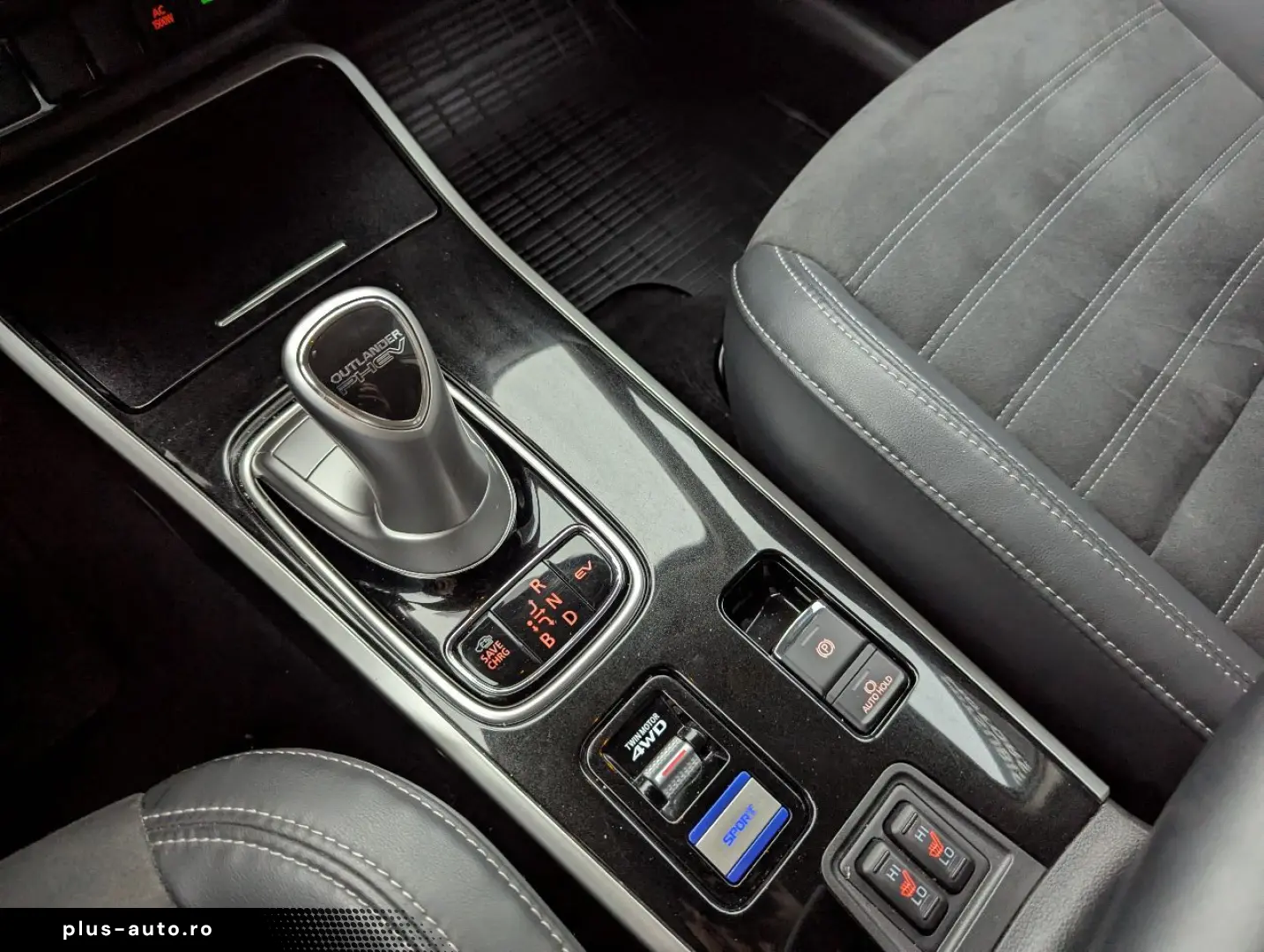 MITSUBISHI Outlander PHEV BASIS mit Spirit-Paket 2.4 4WD