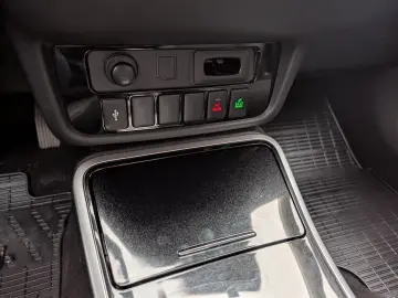 MITSUBISHI Outlander PHEV BASIS mit Spirit-Paket 2.4 4WD