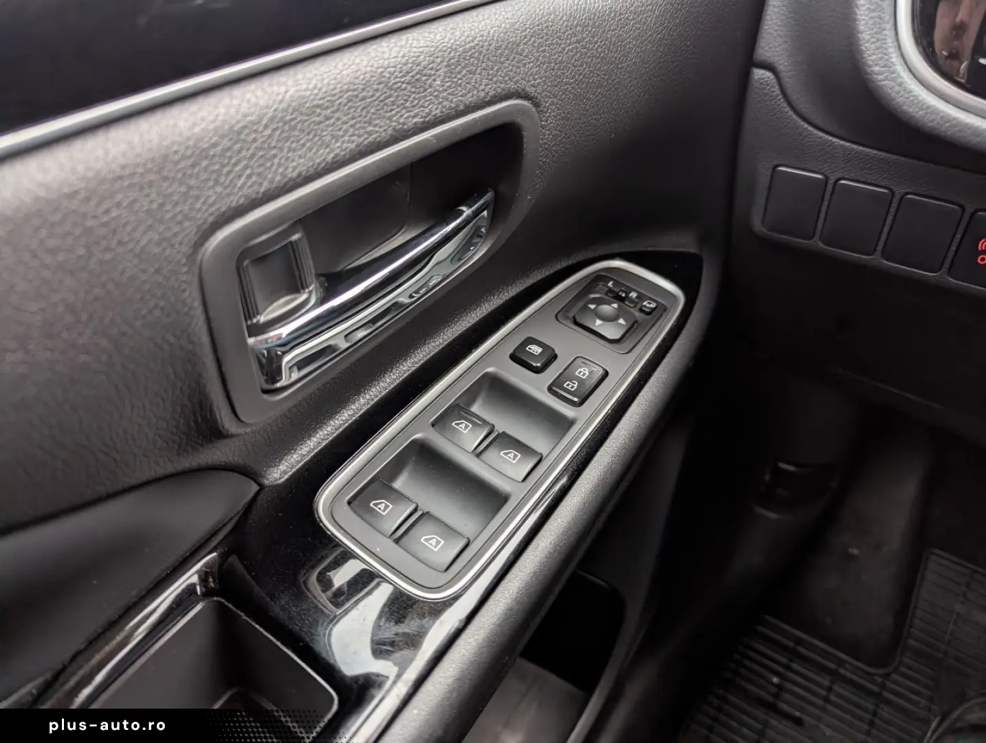 MITSUBISHI Outlander PHEV BASIS mit Spirit-Paket 2.4 4WD