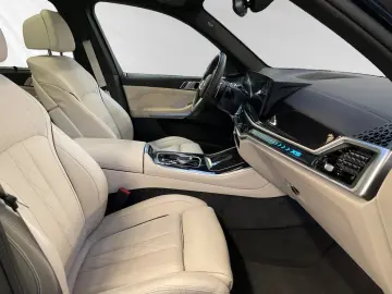 BMW X5 xDrive50e M Sport AHK Pano DAProf. 21 LMR