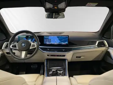 BMW X5 xDrive50e M Sport AHK Pano DAProf. 21 LMR