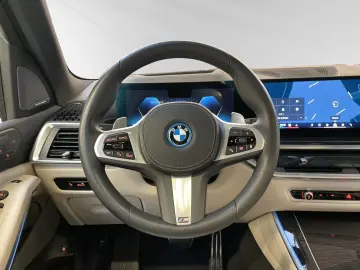 BMW X5 xDrive50e M Sport AHK Pano DAProf. 21 LMR