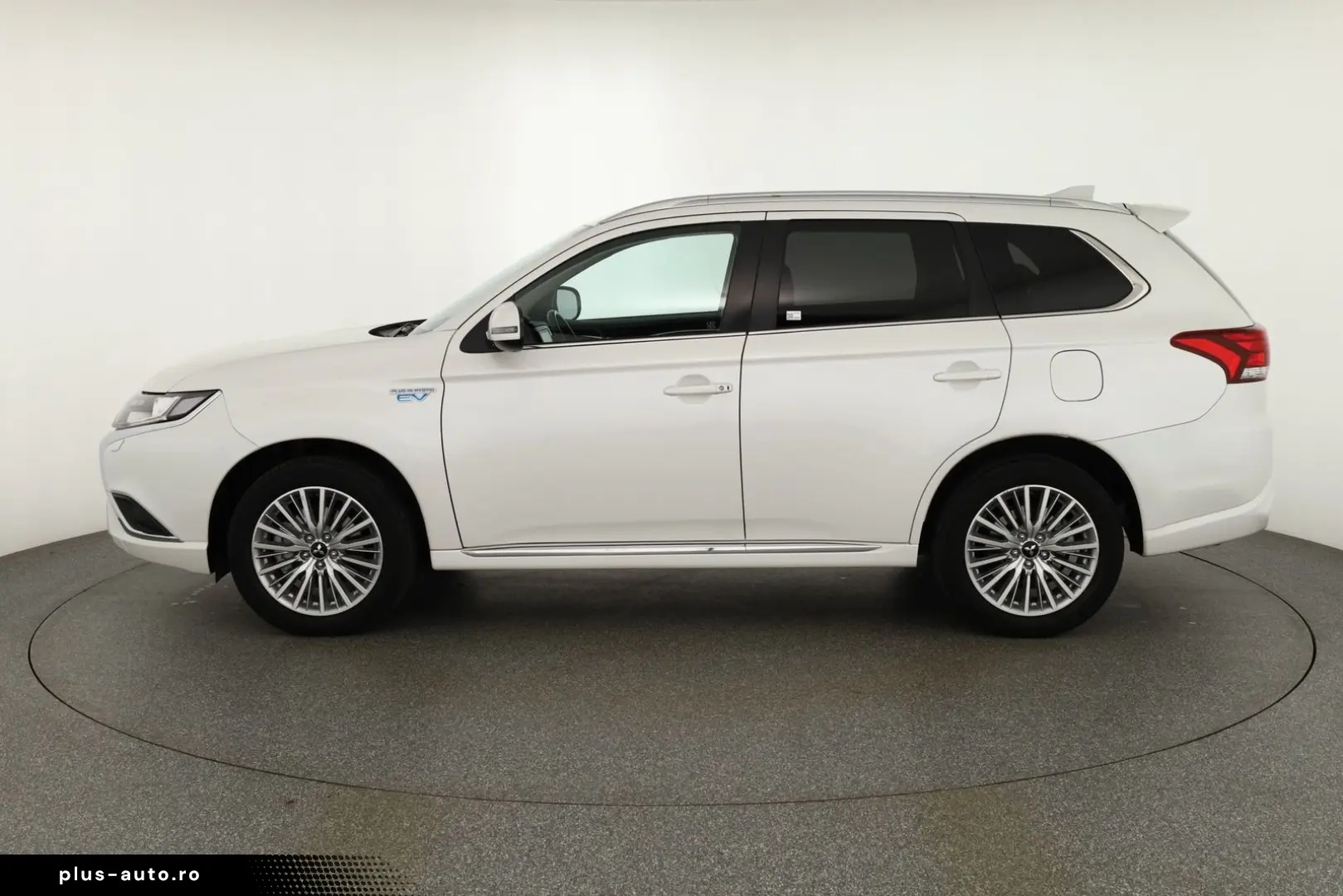 MITSUBISHI Outlander 2.4 PHEV Spirit 4WD Kamera Navi Leder