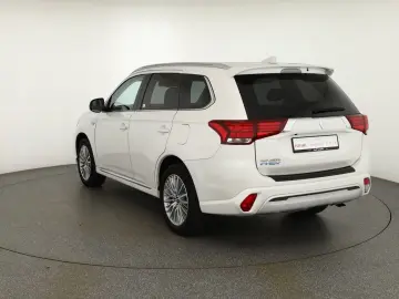 MITSUBISHI Outlander 2.4 PHEV Spirit 4WD Kamera Navi Leder