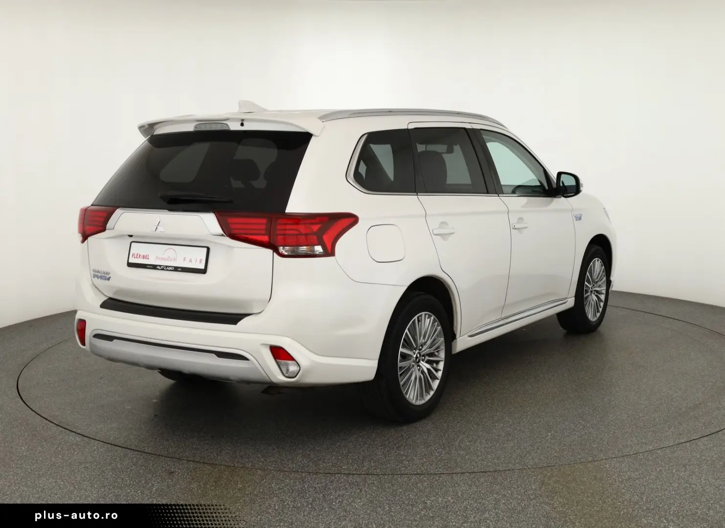 MITSUBISHI Outlander 2.4 PHEV Spirit 4WD Kamera Navi Leder