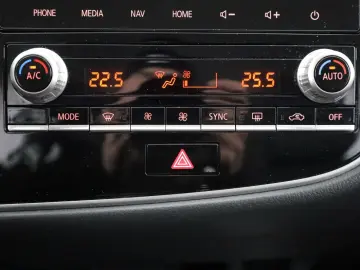 MITSUBISHI Outlander 2.4 PHEV Spirit 4WD Kamera Navi Leder