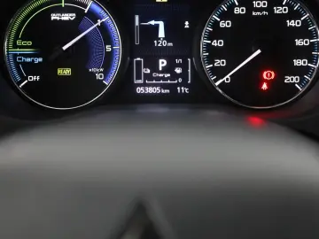 MITSUBISHI Outlander 2.4 PHEV Spirit 4WD Kamera Navi Leder