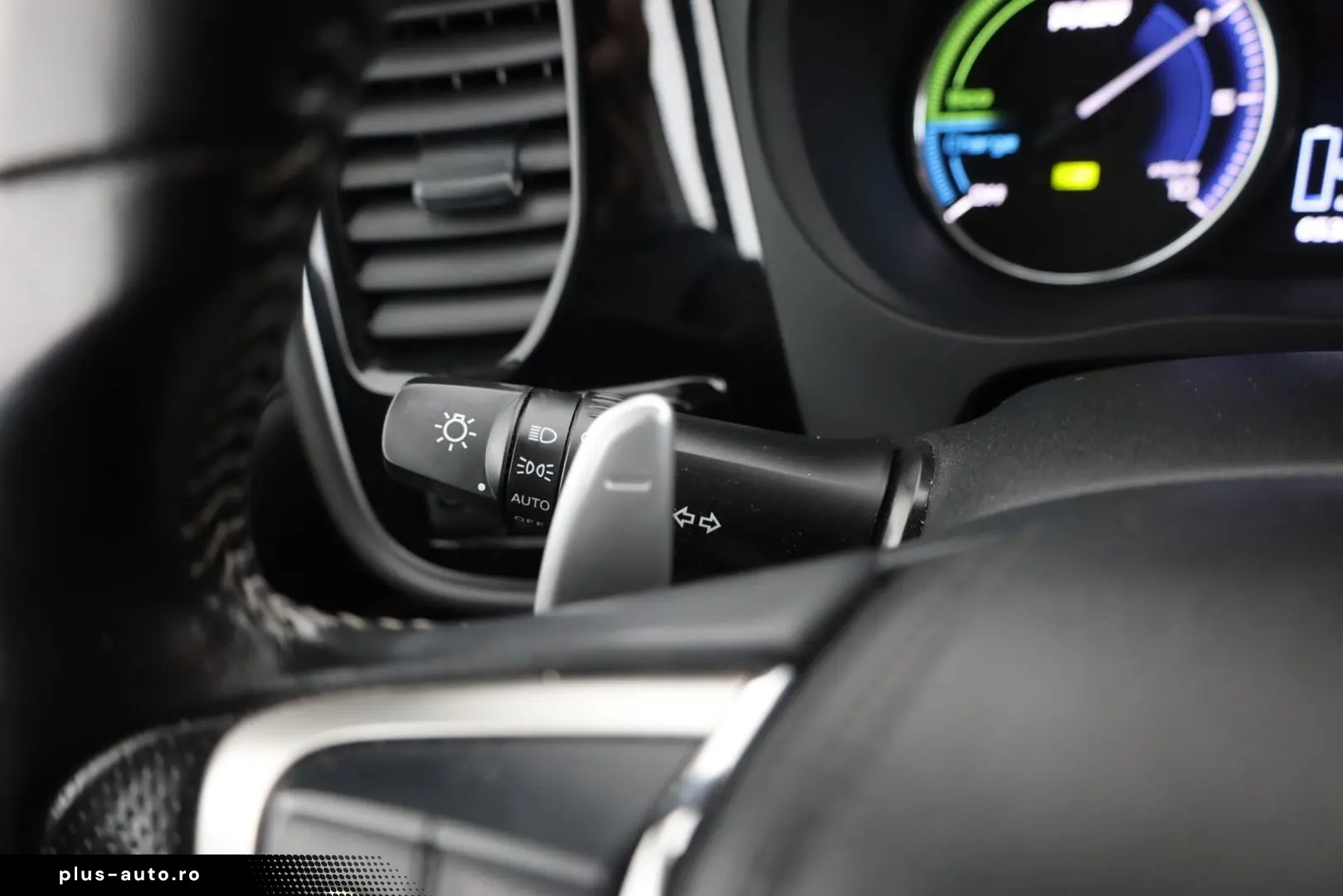 MITSUBISHI Outlander 2.4 PHEV Spirit 4WD Kamera Navi Leder