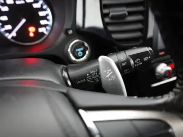 MITSUBISHI Outlander 2.4 PHEV Spirit 4WD Kamera Navi Leder