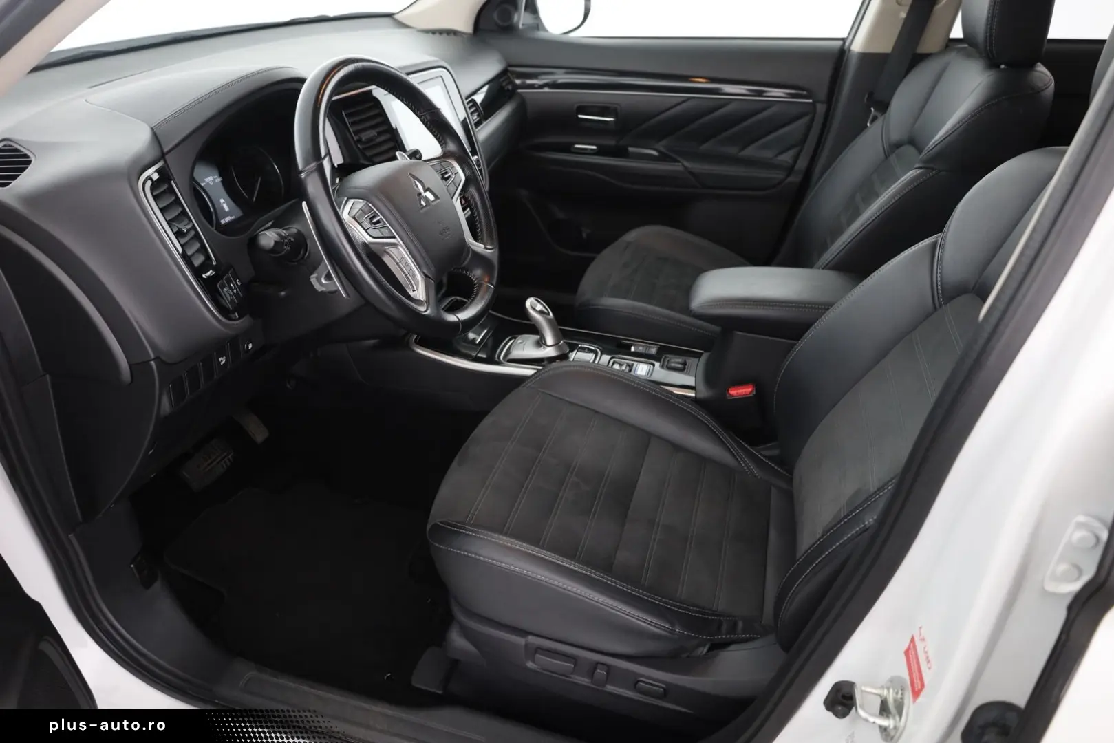 MITSUBISHI Outlander 2.4 PHEV Spirit 4WD Kamera Navi Leder