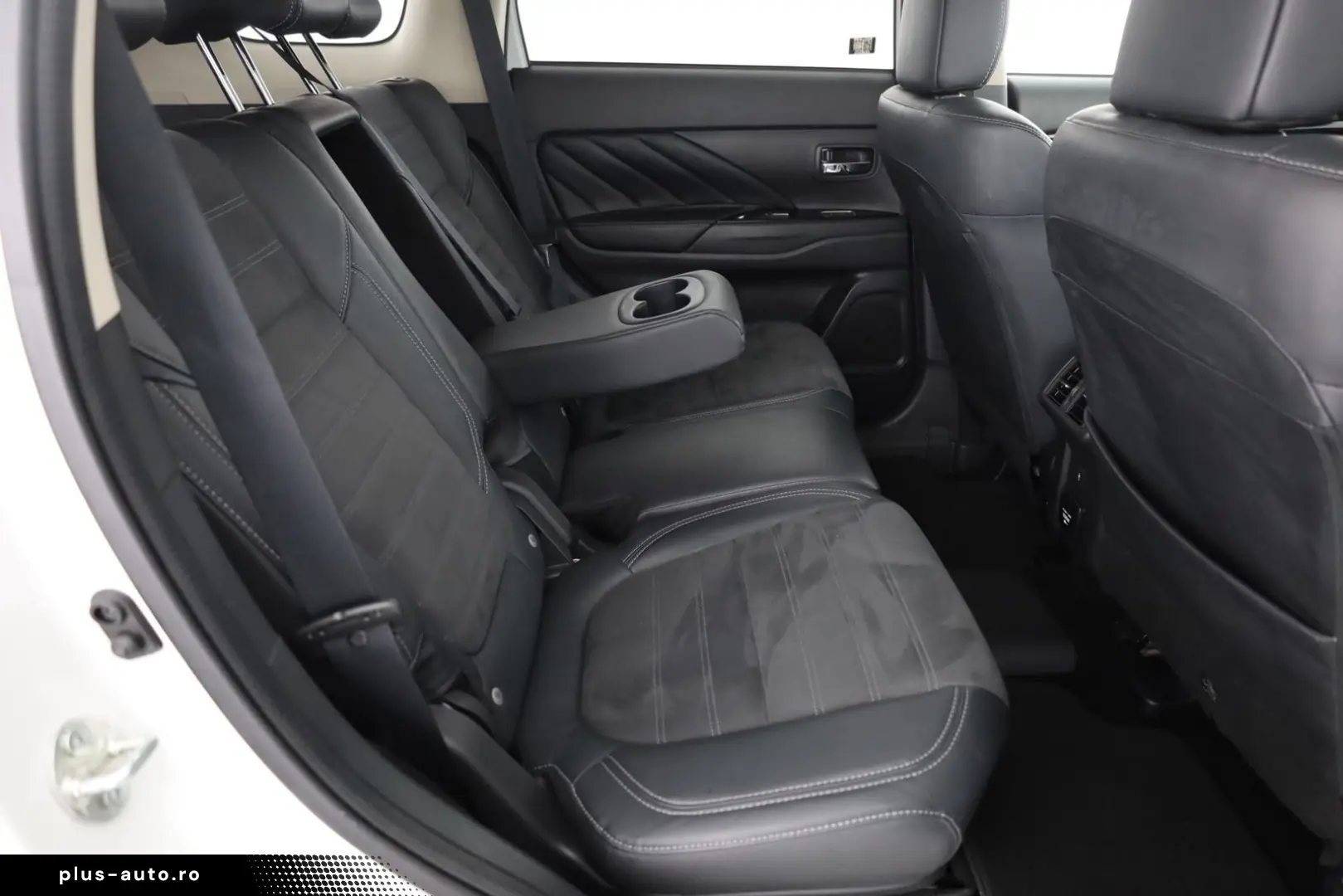 MITSUBISHI Outlander 2.4 PHEV Spirit 4WD Kamera Navi Leder