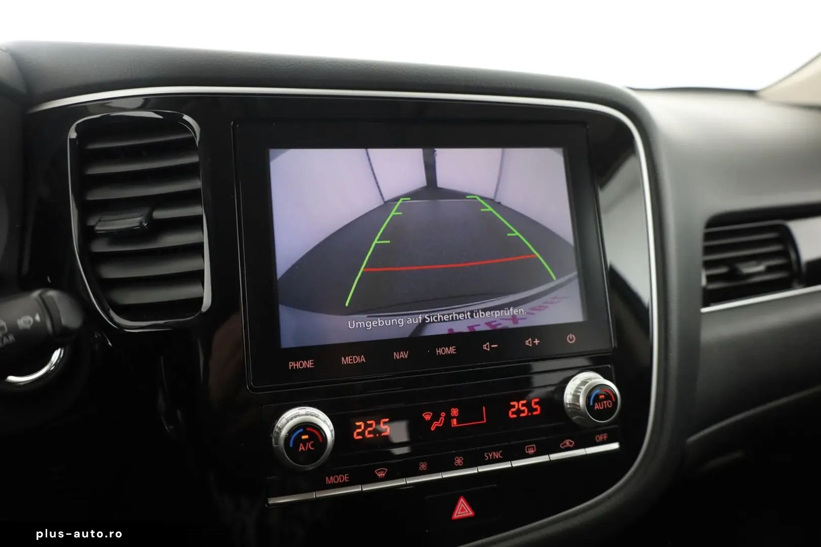 MITSUBISHI Outlander 2.4 PHEV Spirit 4WD Kamera Navi Leder